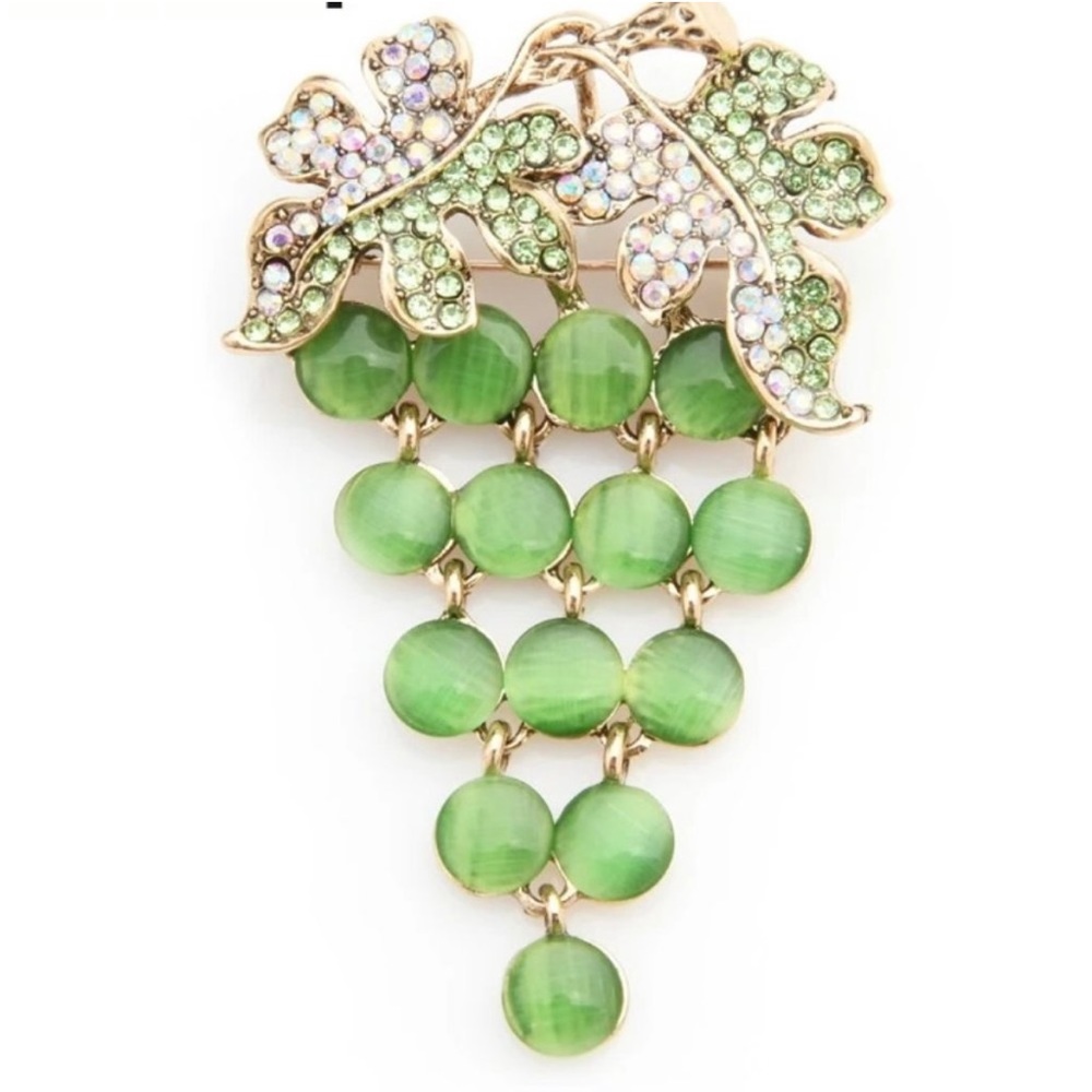 Green Opalesque Grapes Brooch/Pendant